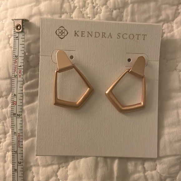 Accessories - Kendra Scott rose gold Paxton hoop geometric earrings